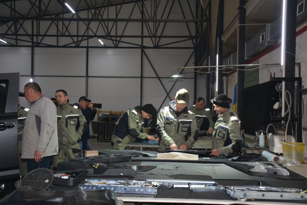 релоковане виробництво спецтехніки,у Надвінянській ТГ,Зіновій Андрійович