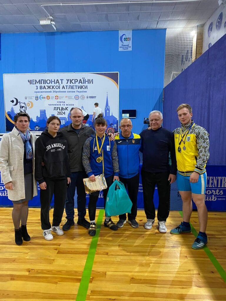 Важкоатлети з Прикарпаття здобули вісім перемог на чемпіонаті України