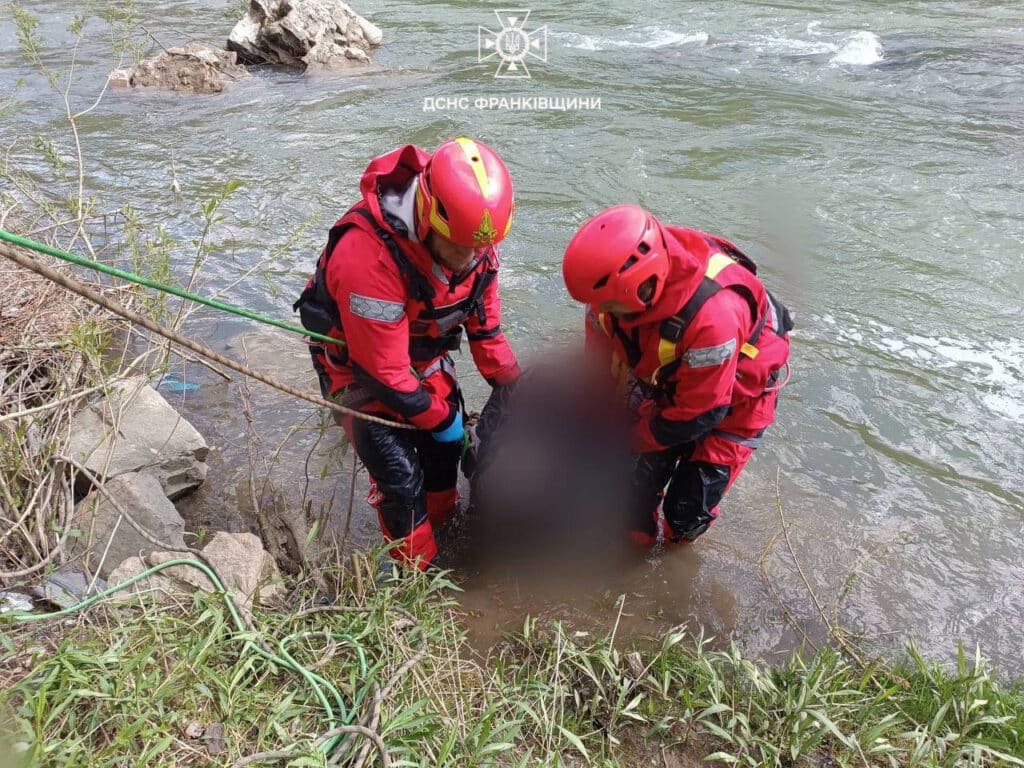 На Івано-Франківщині в річках виявили два тіла. ФОТО