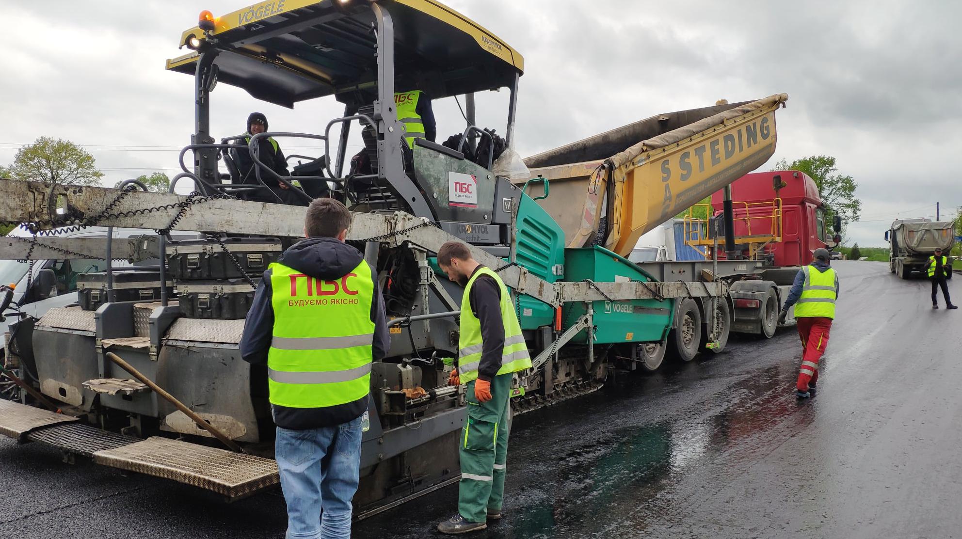 Пов’язана з Коломойським фірма виграє майже всі тендери на дороги в Івано-Франківській області