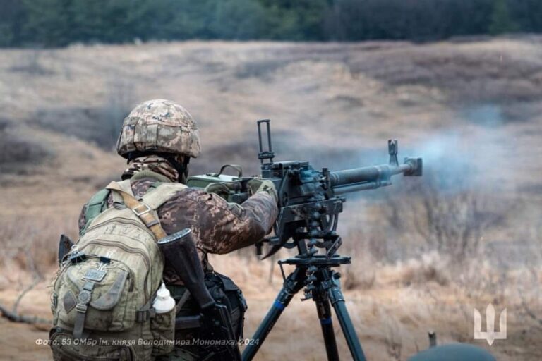 За минулу добу окупанти втратили понад 700 орків та значну кількість броньованої техніки