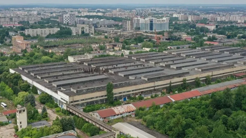 став власником Львівського автобусного заводу,Франківський підприємець,ТОВ “Львівінвестактив”.