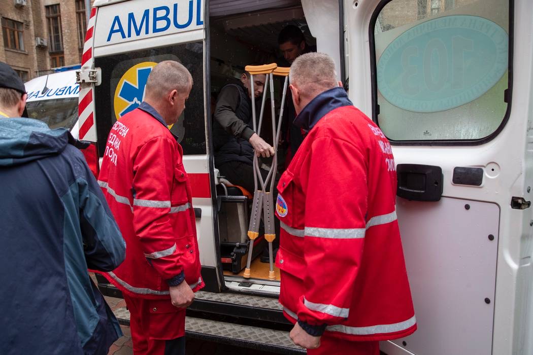 Перші 13 українських захисників вирушили до Берліна, де їм встановлять сучасні інноваційні протези, - Кличко