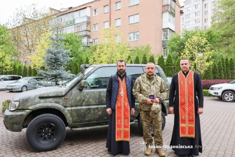 Івано-Франківська Архієпархія УГКЦ передала авто для «десятки»