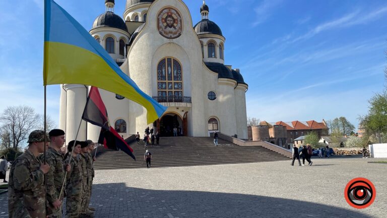 Загиблий Герой Ігор Ганущак "на щиті" повернувся до рідної Коломиї