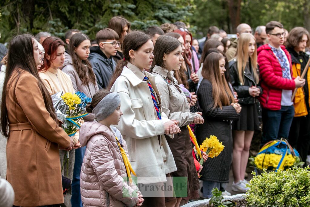 В Івано-Франківську відкрили меморіальні дошки двом полеглим бійцям. ФОТО