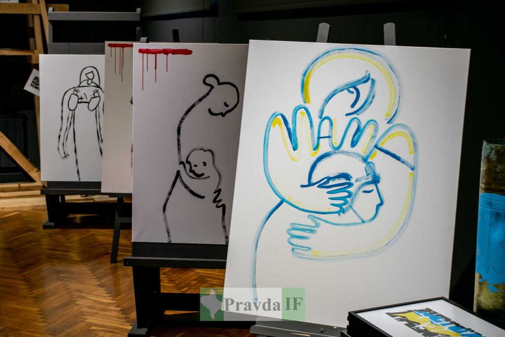 У Франківську відкрилась виставка графіки Нікіти Тітова. ФОТОРЕПОРТАЖ