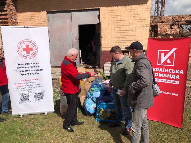 Прикарпатські волонтери з "Української команди" продовжують активно допомагати місцевому "Карітасу"