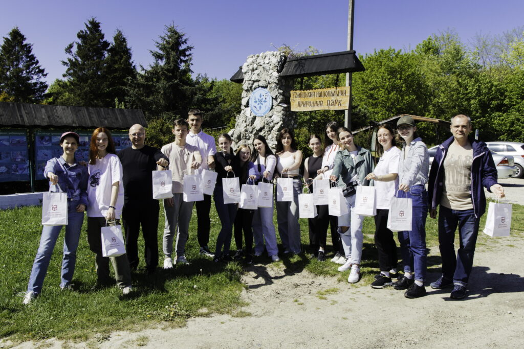 Франківські студенти провели толоку в Галицькому національному парку