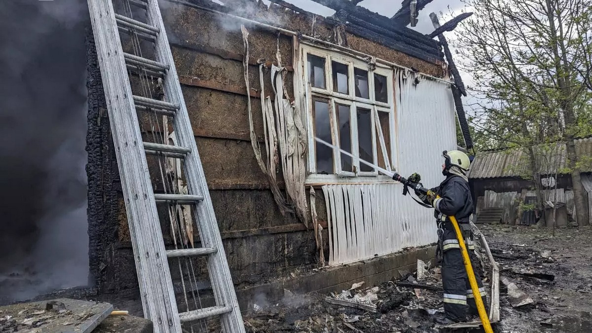 На Снятинщині вогнеборці ліквідували пожежу житлового будинку