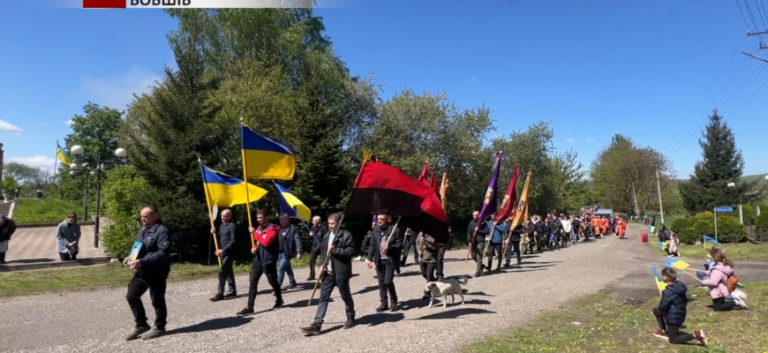 На Прикарпатті поховали загиблого на війні Олега Атаманюка