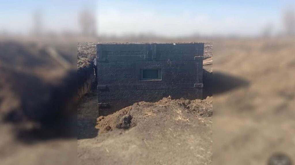 Добровольці з Прикарпаття будують оборонні споруди на Донеччи