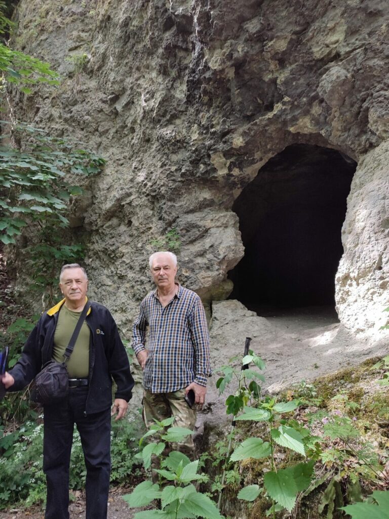 Археологи ПНУ досліджують скельний печерний монастир над Дністром