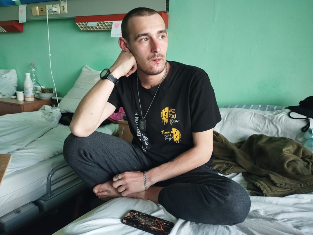 Мав загинути 8 разів: у Франківську проходить реабілітацію мужній герой Денис Александрук