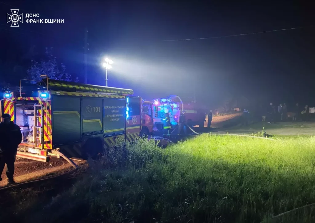 ліквідували пожежу житлової будівлі,ГУ ДСНС України в Іванр-Франківській області,Прикарпатські надзвичайники