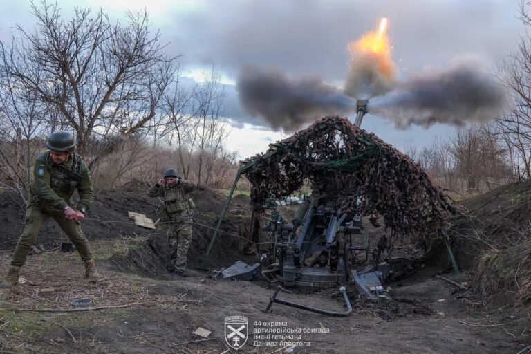 За минулу добу окупанти втратили майже 1300 орків, 58 артсистем, 22 танки і 2 системи ППО