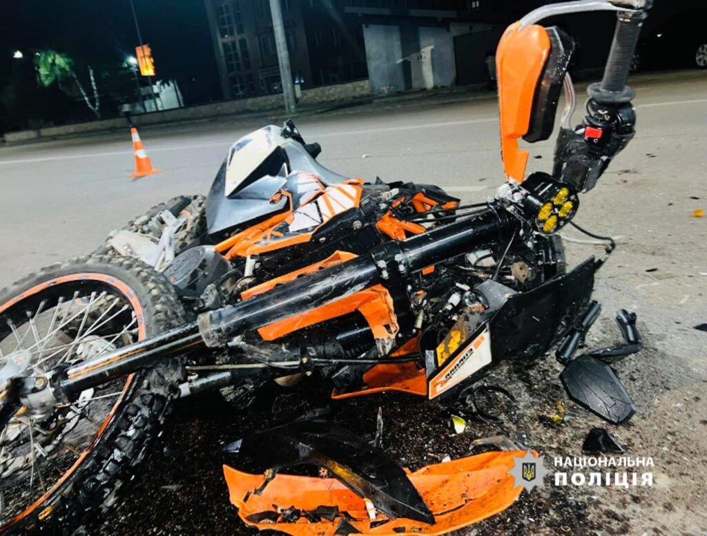 Двоє травмованих та загинув пішохід,поліція Франківщини повідомила деталі автопригод,поліція розпочала розслідування