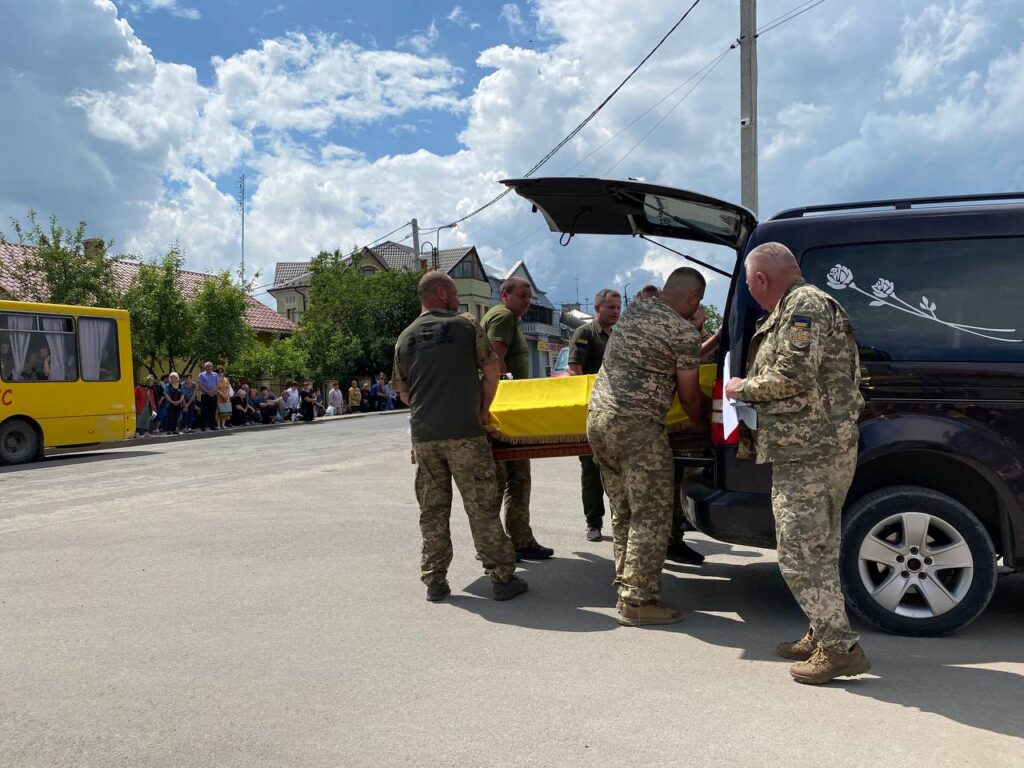 Городенківська громада віддала шану Герою Андрію Долинському