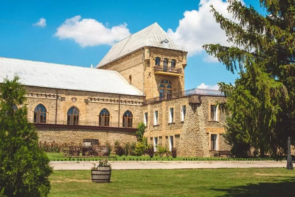 Прикарпатська СБУ повідомила про підозру голові правління виноробного підприємства з Херсонщини