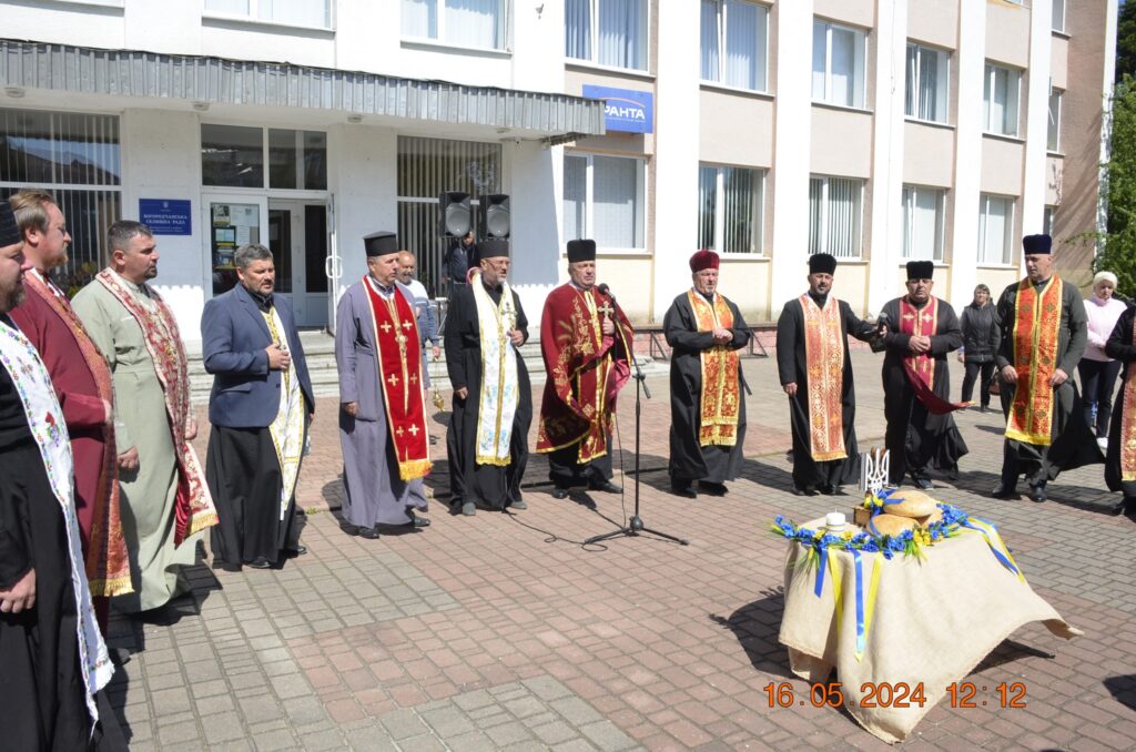 На Прикарпаття прибув скорботний кортеж з тілом Героя Миколи Гавриша. ФОТО