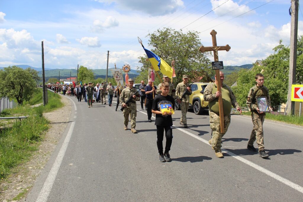 провела Делятинська громада в останню дорогу загиблого військовослужбовця,Юрія Безпалка,Делятинська територіальна громада