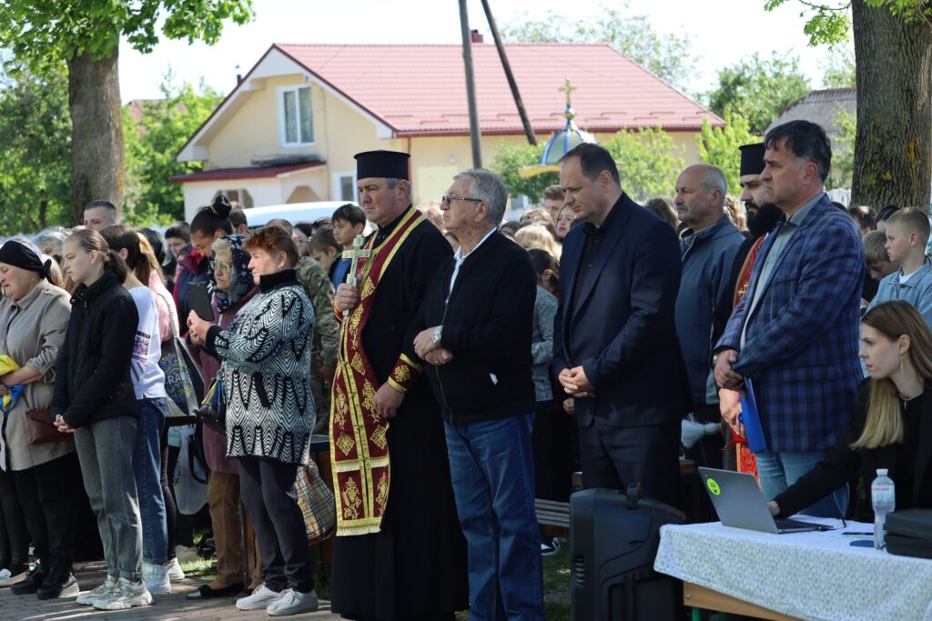 У Франківській громаді відкрили меморіальну дошку захиснику Роману Круліву