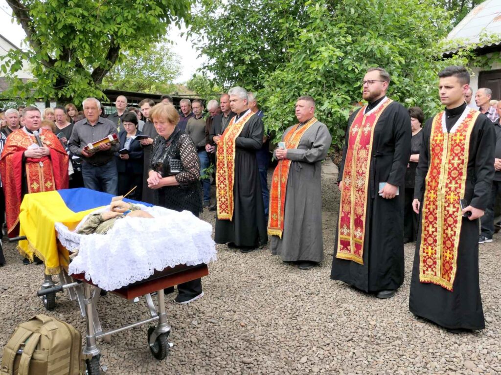 Тисменицька громада провела в останню дорогу свого Героя Степана Підлуського