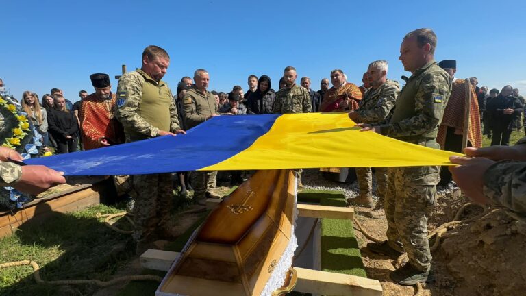 Надвірнянська громада попрощалася з Героєм Іваном Біликом