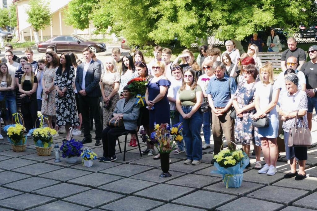 У Калуші відкрили інтерактивні дошки бійцям Марату Дадабаєву та Роману Мельнику