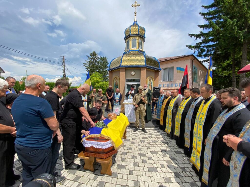 Городенківська громада віддала шану Герою Андрію Долинському