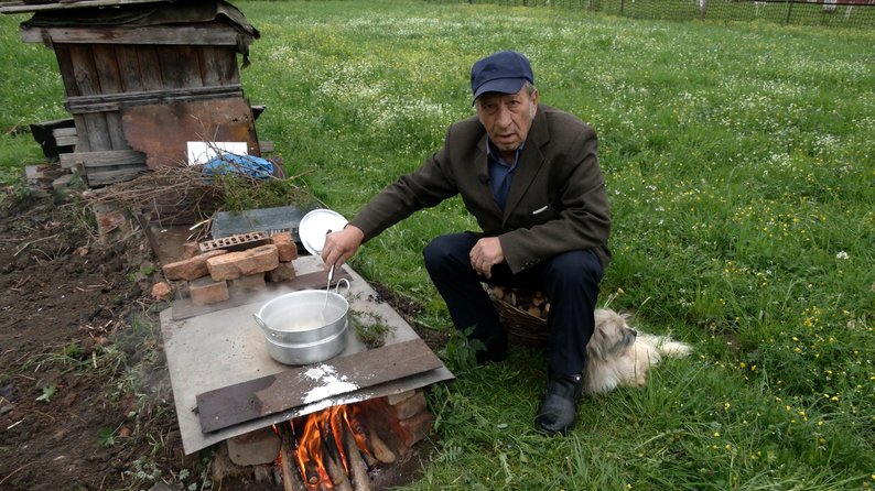 В селі на Франківщині добувають рідку сіль