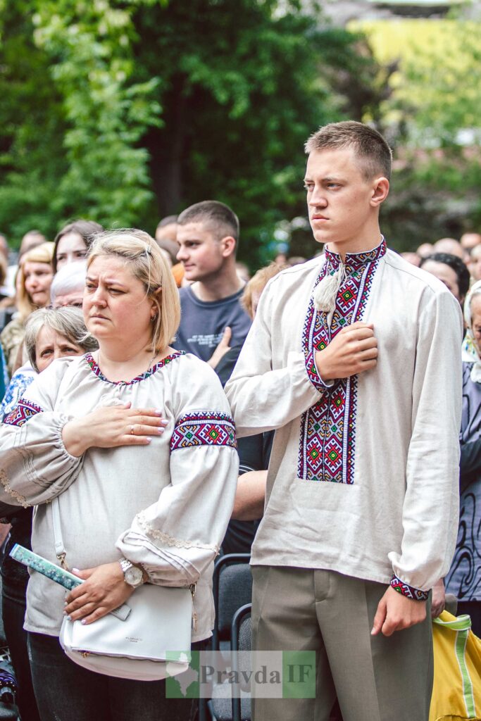 У Франківську на День міста вручили нагороди сім'ям загиблих воїнів. ФОТОРЕПОРТАЖ