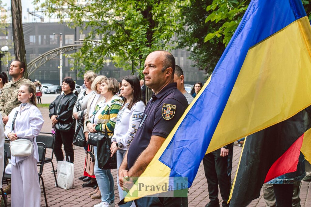 У Франківську на День міста вручили нагороди сім'ям загиблих воїнів. ФОТОРЕПОРТАЖ