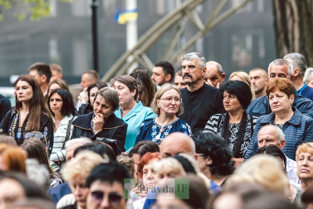 У Франківську на День міста вручили нагороди сім'ям загиблих воїнів. ФОТОРЕПОРТАЖ