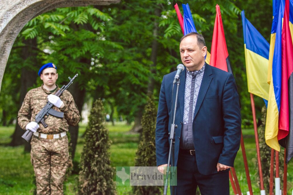 У Франківську на День міста вручили нагороди сім'ям загиблих воїнів. ФОТОРЕПОРТАЖ