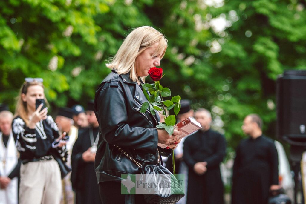 У Франківську на День міста вручили нагороди сім'ям загиблих воїнів. ФОТОРЕПОРТАЖ