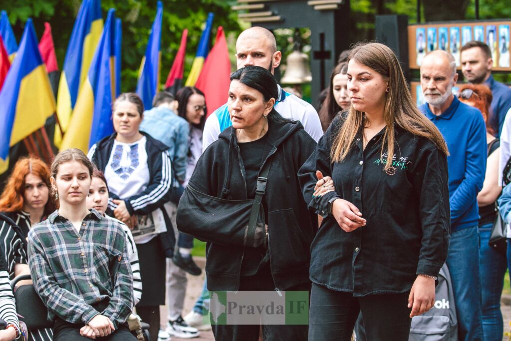 У Франківську на День міста вручили нагороди сім'ям загиблих воїнів. ФОТОРЕПОРТАЖ