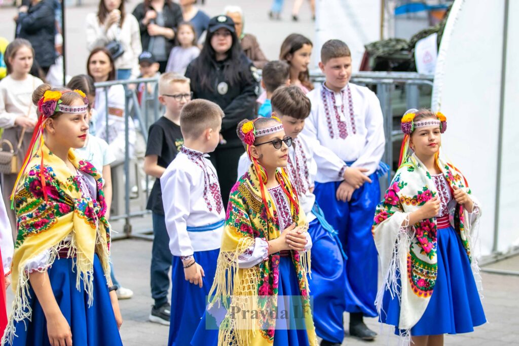 У Франківську на благодійному заході "Вартові міста" збирали кошти на маскувальні сітки ФОТОРЕПОРТАЖ