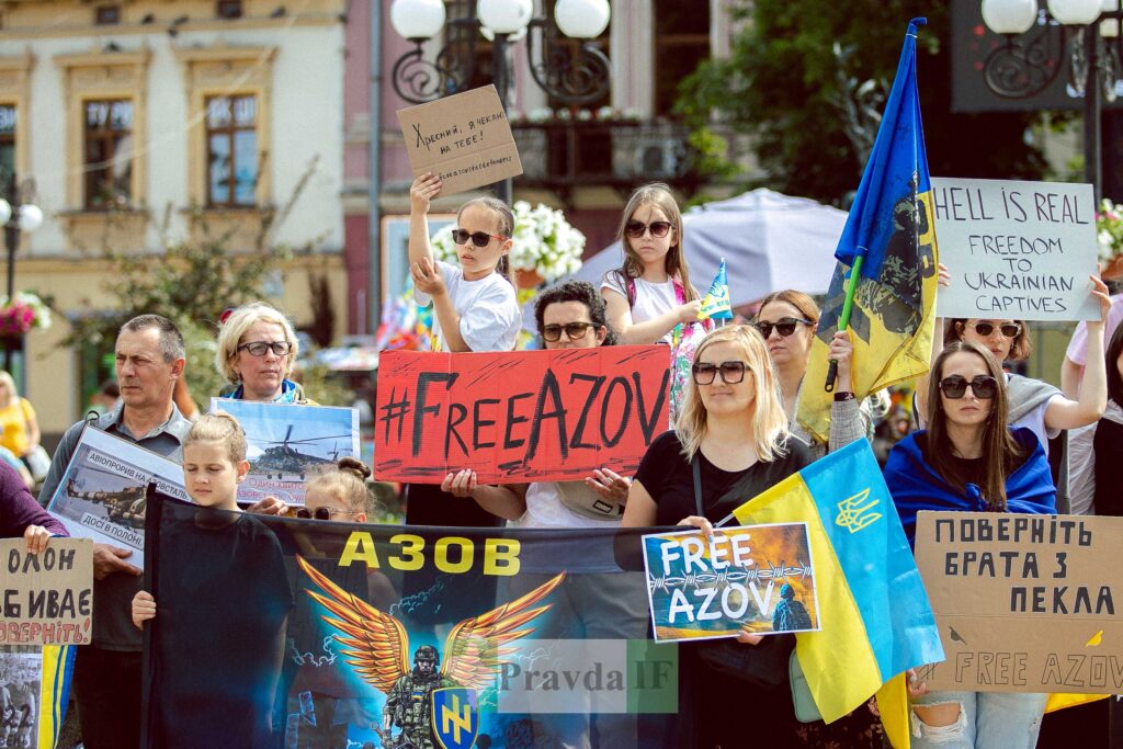 У Франківську відбулася акція на підтримку військовополонених захисників України ФОТОРЕПОРТАЖ