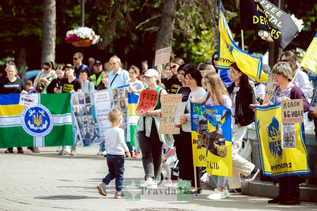 У Франківську відбулася акція на підтримку військовополонених захисників України ФОТОРЕПОРТАЖ