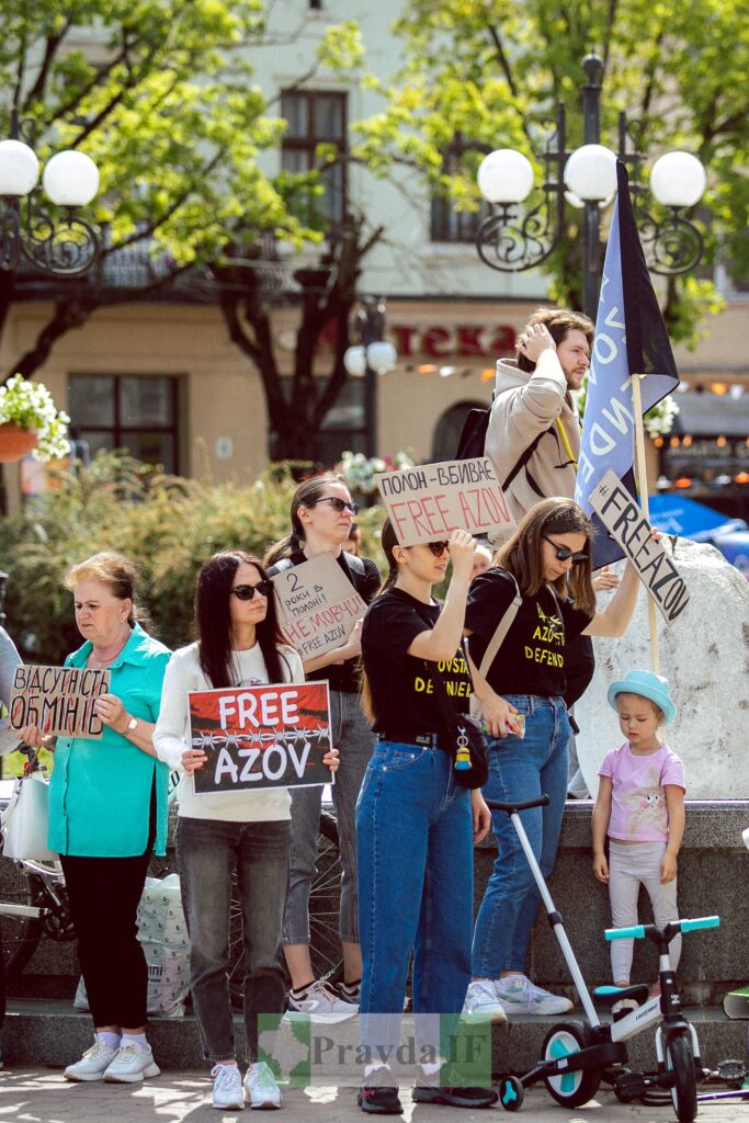 У Франківську відбулася акція на підтримку військовополонених захисників України ФОТОРЕПОРТАЖ