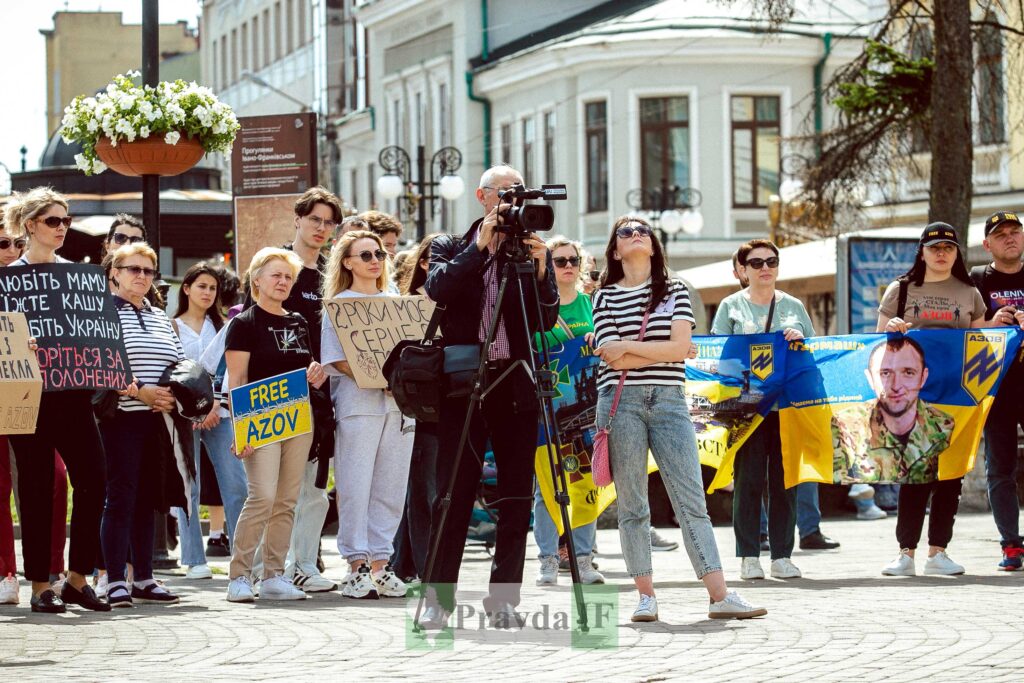 У Франківську відбулася акція на підтримку військовополонених захисників України ФОТОРЕПОРТАЖ