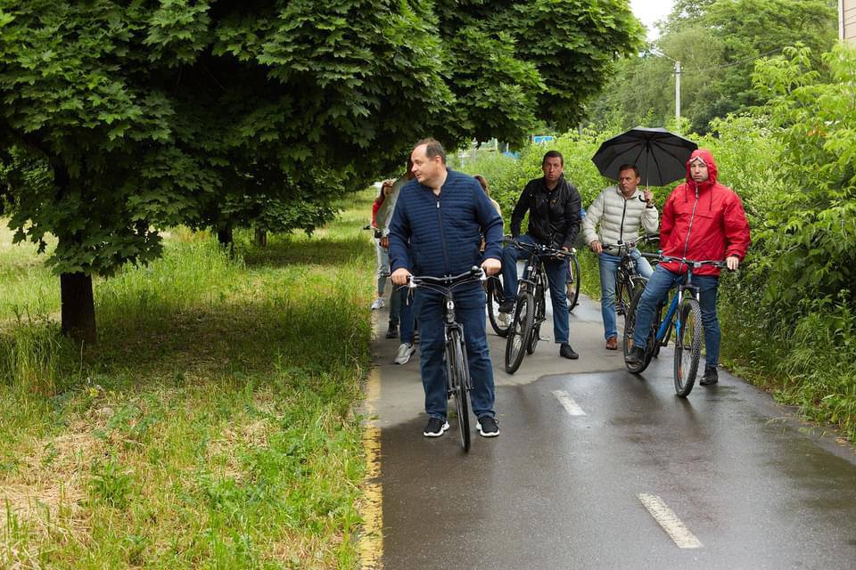 Очільник Франківська провів традиційну інспекцію вулиць на велосипеді. ФОТО
