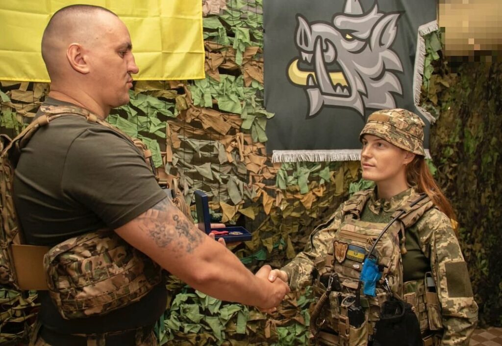 Офіцерку з Франківщини Оксану Рубаняк нагородили високою відзнакою "Золотим хрестом" Головнокомандувача ЗСУ