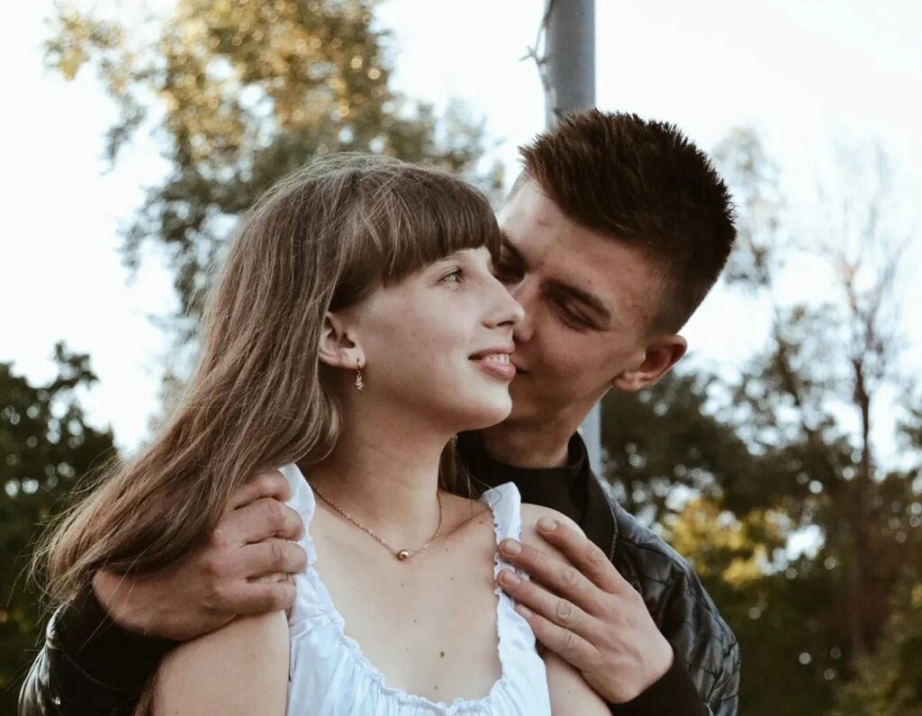 Військовий з Калуша на концерті Yaktak романтично освідчився дівчині у коханні