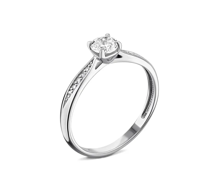 Кольцо из серебра на помолвку: да или нет