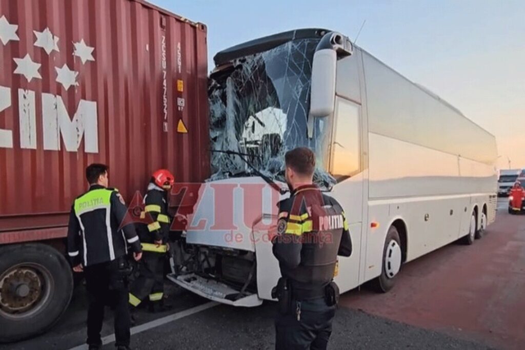 У Румунії потрапив у ДТП автобус з українцями, постраждали багато дітей