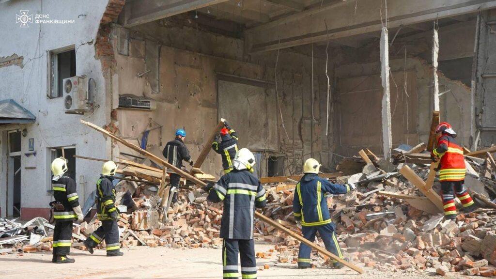 Як виглядає ІФНТУНГ вдень після ранкового обстрілу,Світлана Онищук,дснс