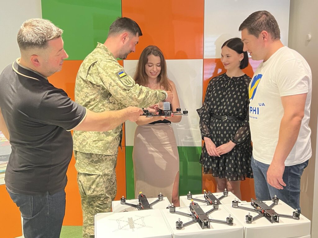 Студенти кількох університетів Франківська зібрали кошти на FPV-дрони для Захисників