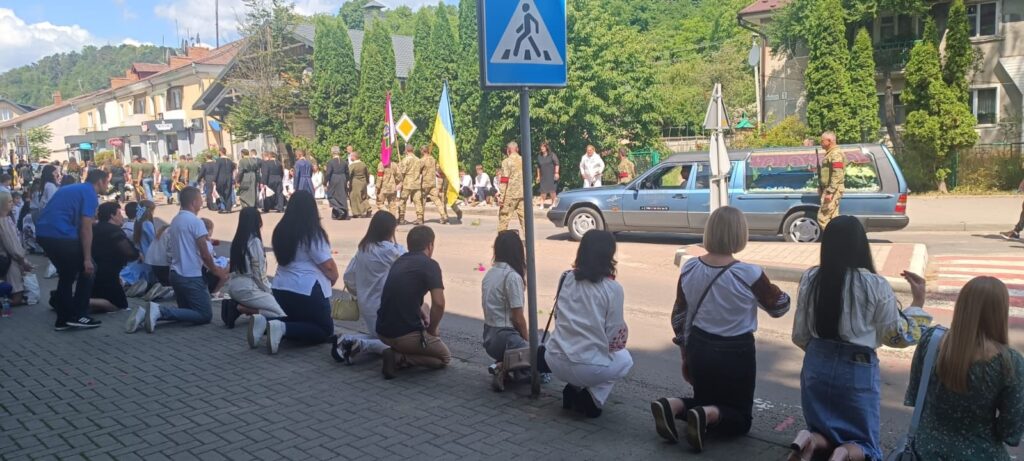 На Прикарпатті прощалися з військовослужбовцем Шалімовим Віктором